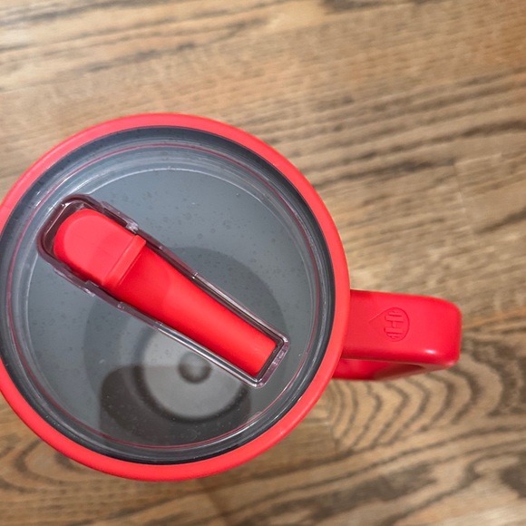 HydroJug Red and Cream Strawberry Mug - Picture 2 of 4